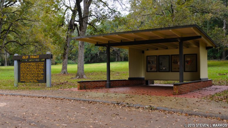 Natchez Trace Parkway | OLD TRACE SEGMENT AND EXHIBIT SHELTER (MP 8.7)