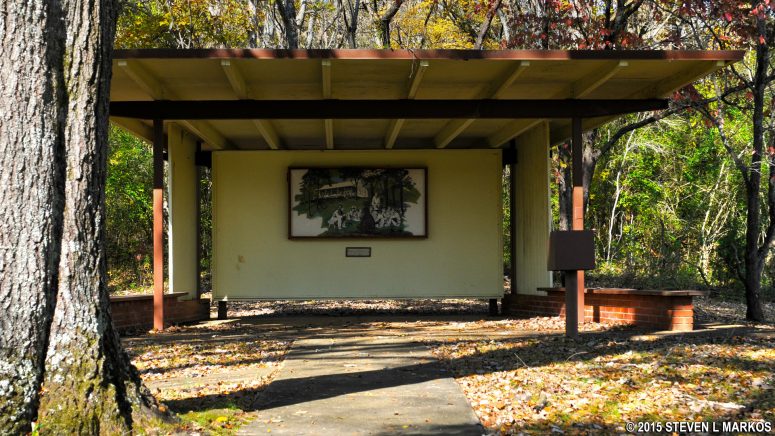 Buzzard Roost Spring shelter at Mile 320.3 on the Natchez Trace Parkway