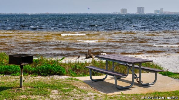 Naval Live Oaks Picnic Area on Santa Rosa Sound, Gulf Islands National Seashore