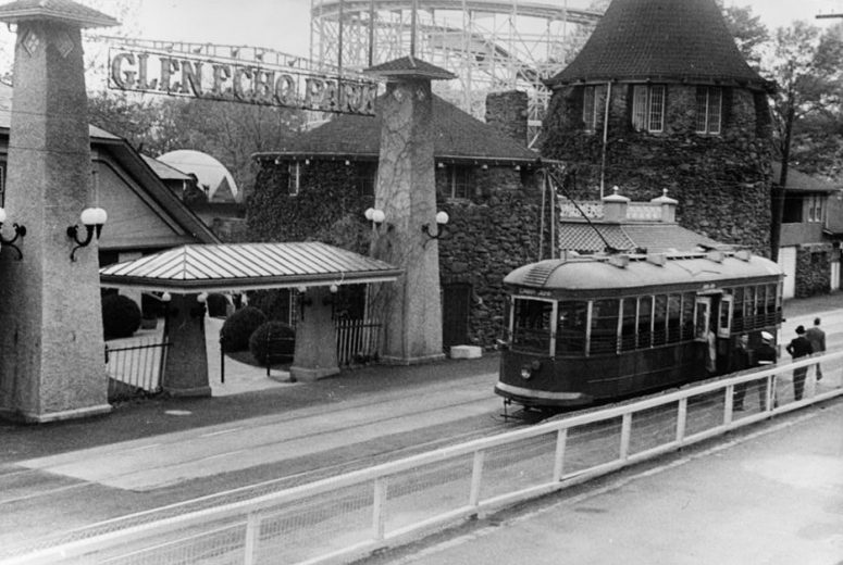 1939 Entrance to Glen Echo Park (Library of Congress, Prints & Photographs Division, FSA/OWI Collection, LC-DIG-fsa-8a31655)