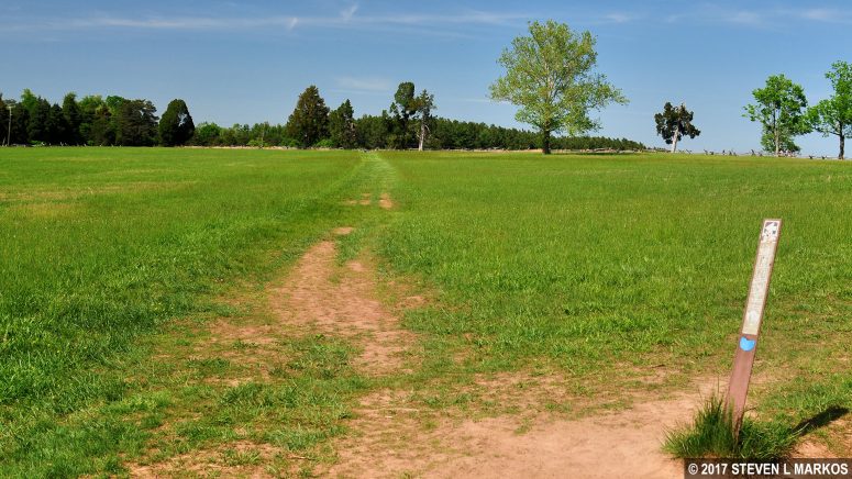 Trail marker points the way to the next stop on the Henry Hill Loop Trail in Manassas National Battlefield Park