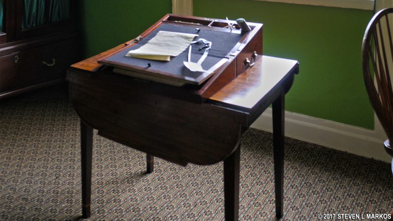 Reproduction of Alexander Hamilton's lap desk