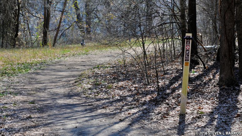 Traditional hiking trail branches off from the gravel Fitness Trail in the Columns Drive section of Chattahoochee River National Recreation Area