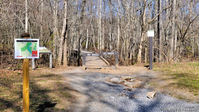 Intersection CS 21 in the Interstate North section of the Cochran Shoals Unit is the point where the loop hike enters into the woods, Chattahoochee River National Recreation Area