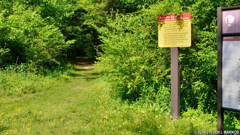 The longest trail segment at Johnson Ferry South is left of the trailhead information board, Chattahoochee River National Recreation Area