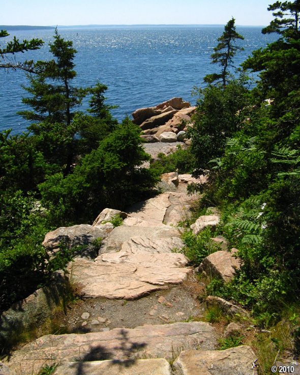 Trail to the shore below the Bass Harbor Head Lighthouse (photo by Jasperdo)