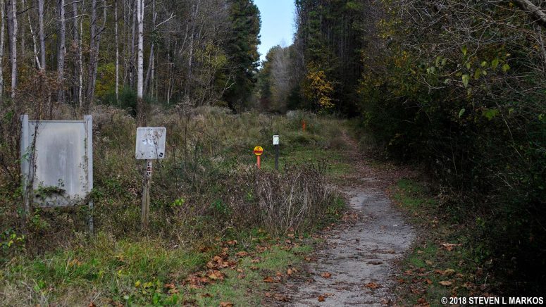Nannyberry Creek intersection on the Johnson Ferry North Loop hike, Chattahoochee River National Recreation Area