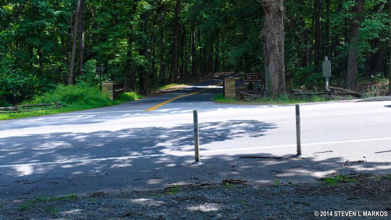 Noses Creek Loop Hike meets Dallas Highway at its southern end, Kennesaw Mountain National Battlefield Park
