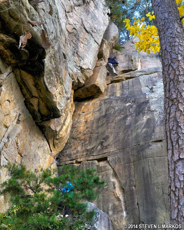 Rock climbers along the Bluff Trail in the Chattanooga Unit of Chickamauga and Chattanooga National Military Park