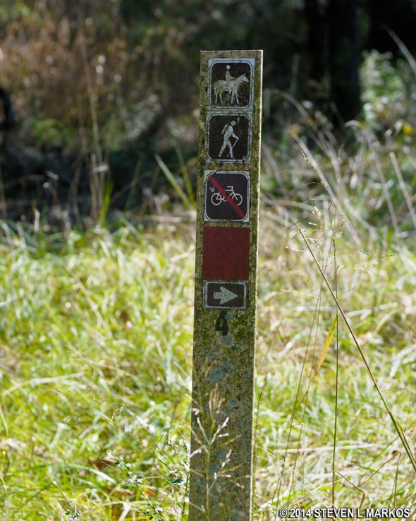 Red Trail marker near the start of the General Bragg Trail on the Chickamauga Battlefield pointing in the wrong direction, Chickamauga and Chattanooga National Military Park