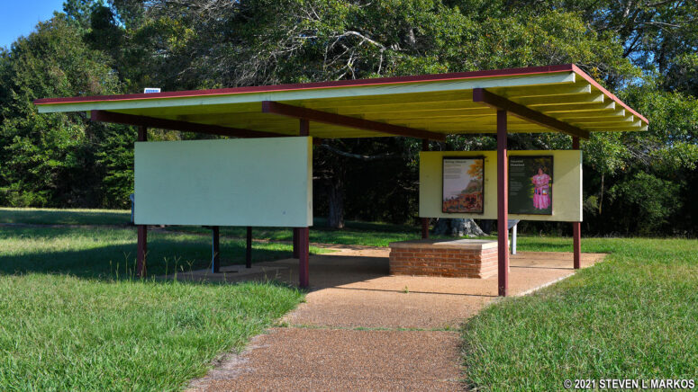 Chickasaw Village information shelter at Mile 261.8 on the Natchez Trace Parkway