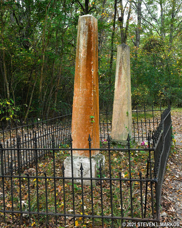 Graves of Cowles and Mary Mead near the Natchez Trace Parkway