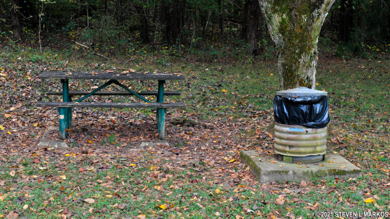 Picnic table at the Battle of Raymond stop on the Natchez Trace Parkway