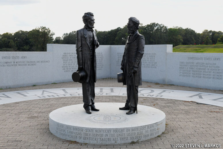 Abraham Lincoln and Jefferson Davis sculptures at the Kentucky State Memorial at Vicksburg