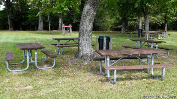 Picnic area at the Poverty Point National Monument Visitor Center