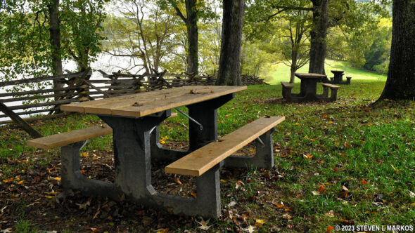 Picnic tables along the Cumberland River at Fort Donelson National Battlefield