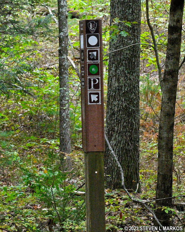 Trail sign at the intersection of the Cliff Trail and Quarry Path, Delaware Water Gap National Recreation Area