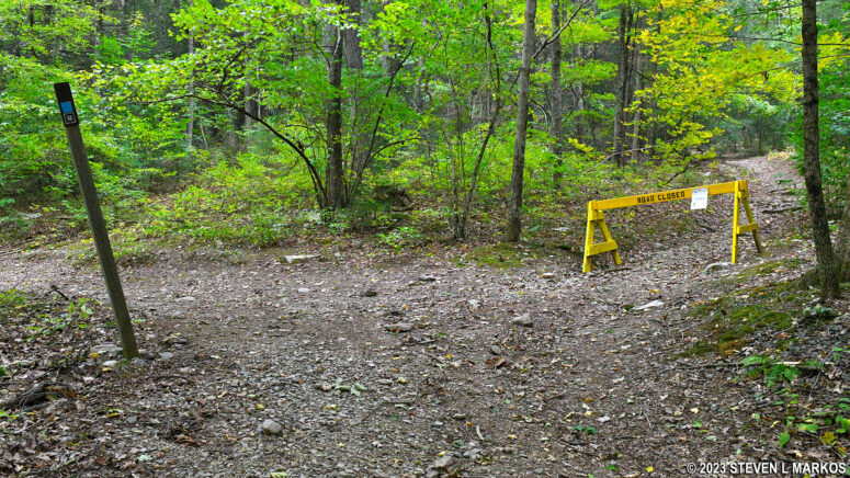 Intersection at the southeastern end of the Pond Loop Trail with a connector to the Cliff Trail, Delaware Water Gap National Recreation Area
