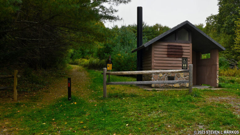 Start of the Buchanan Trail near the restroom at the Cliff Park Trailhead parking lot, Delaware Water Gap National Recreation Area