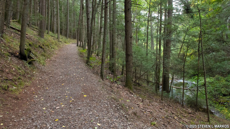 Hackers Trail follows a ridge overlooking Raymondskill Creek just south of Hackers Falls in Delaware Water Gap National Recreation Area