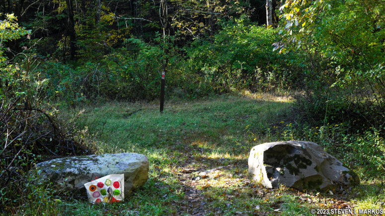 Intersection with the Zimmerman Road at the northern end of the Conashaugh View Trail, Delaware Water Gap National Recreation Area