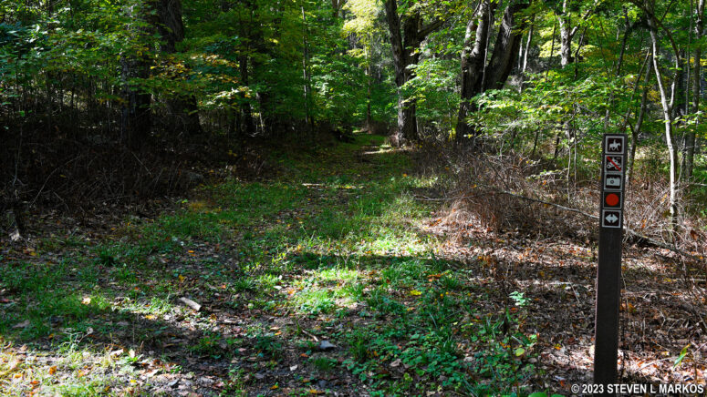 Trailhead for the segment of the Conashaugh View Trail that runs between the Zimmermann Farm and Conashaugh Road, Delaware Water Gap National Recreation Area