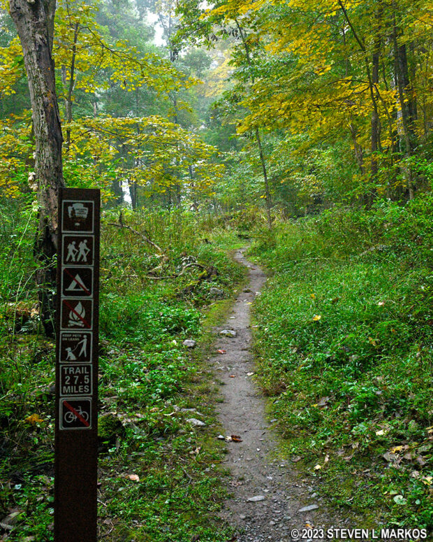 Start of the hikers-only section of the McDade Trail south of the Pittman Orchard parking lot, Delaware Water Gap National Recreation Area