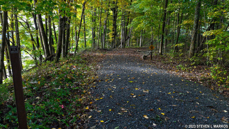 Start of the hikers-only section of the McDade Trail south of the Conashaugh parking lot, Delaware Water Gap National Recreation Area