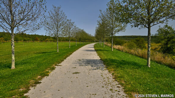 The Allee connects the Flight 93 Visitor Center to the Memorial Plaza