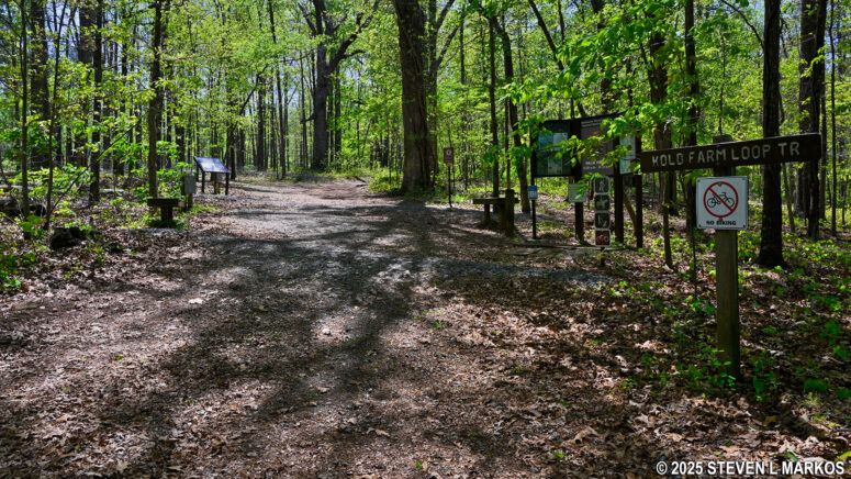 Start of the Kolb Farm Loop Hike at the Cheatham Hill Road Parking Lot trailhead, Kennesaw Mountain National Battlefield Park