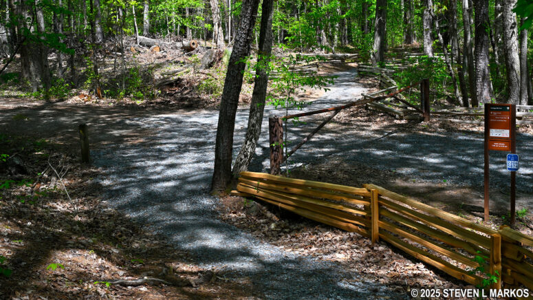 Intersection of the Hardage Mill Trail South and the Noses Creek Trail at the southern end of the Noses Creek Loop Hike, Kennesaw Mountain National Battlefield Park