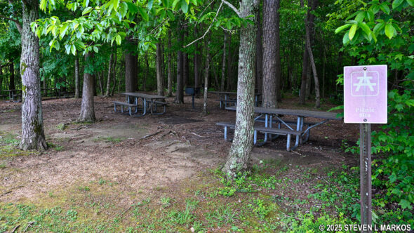 Little River Falls Picnic Area in Little River Canyon National Preserve