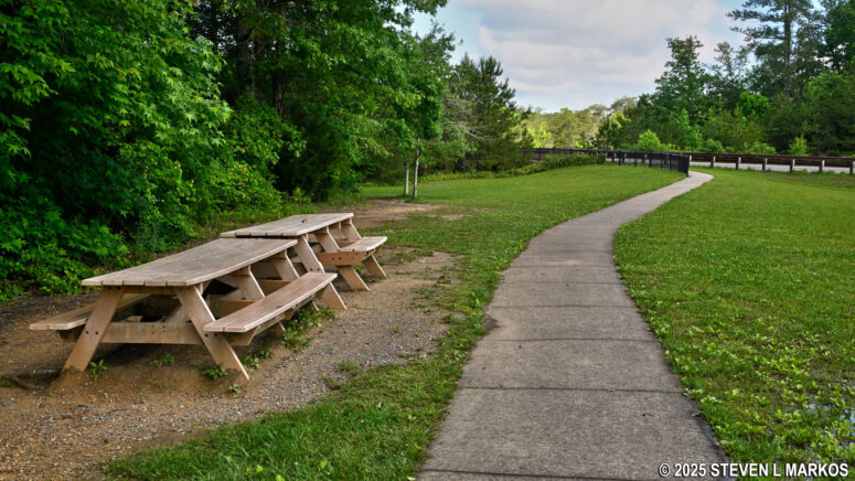 Picnic tables at the Little River Falls parking lot, Little River Canyon National Preserve