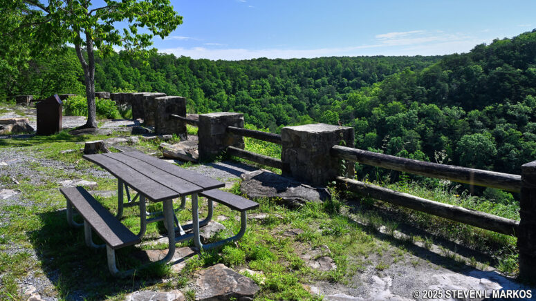 Picnic table at the Hawks Glide overlook on the Canyon Rim Drive, Little River Canyon National Preserve