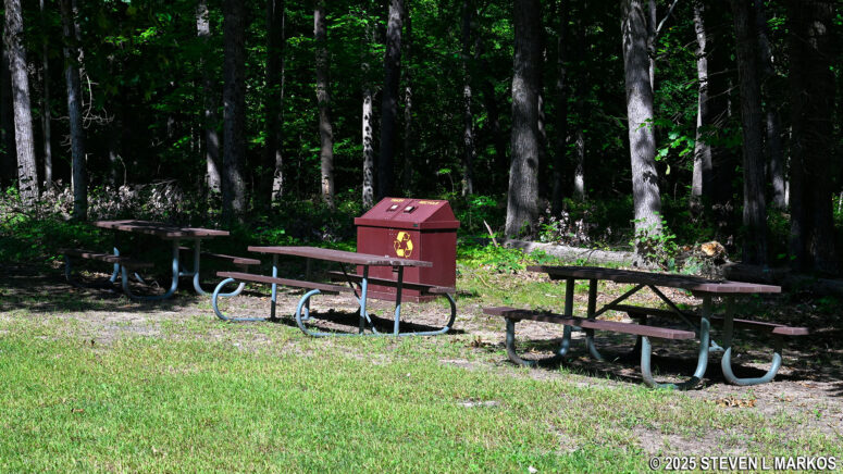 Picnic tables at Stop 10 on the Saratoga Battlefield Tour, Saratoga National Historical Park