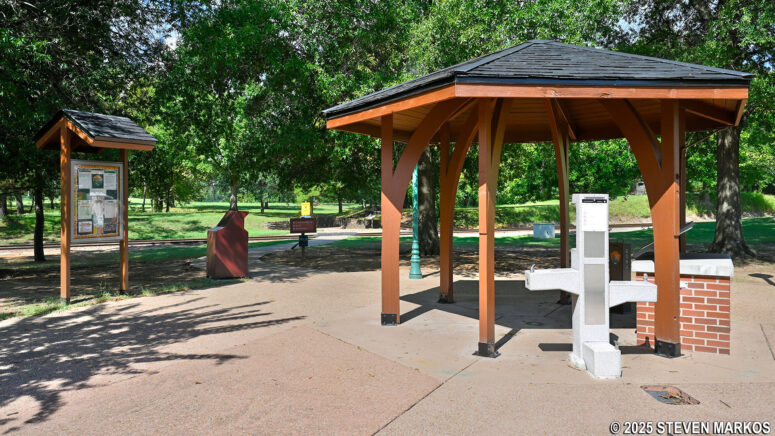 Start of the River Loop Trail at Fort Smith National Historic Site