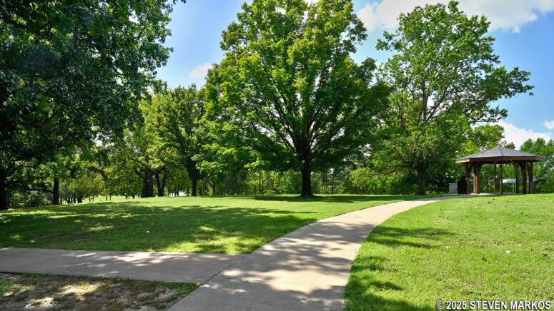 Path to the first Fort Smith ruins from the River Loop Trail at Fort Smith National Historic Site