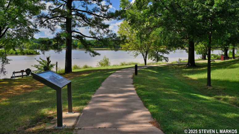 Path leading to the Arkansas riverbank on the River Loop Trail at Fort Smith National Historic Site