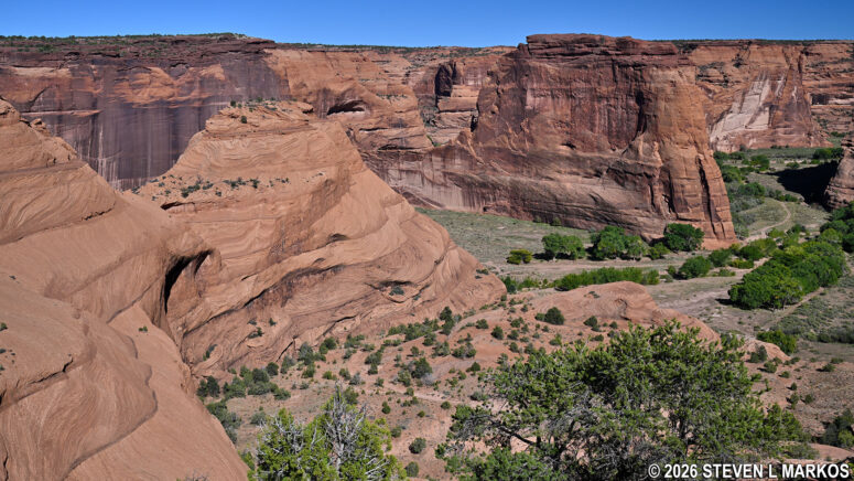 View of Canyon de Chelly from near the start of the fourth switchback on the White House Trail, Canyon de Chelly National Monument