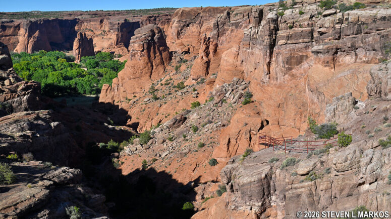 View from the Tunnel Overlook parking lot on South Rim Drive, Canyon de Chelly National Monument