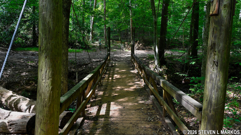 Footbridge over Gunby Creek at intersection CS 31 on the Interstate North Loop Hike at Chattahoochee River National Recreation Area