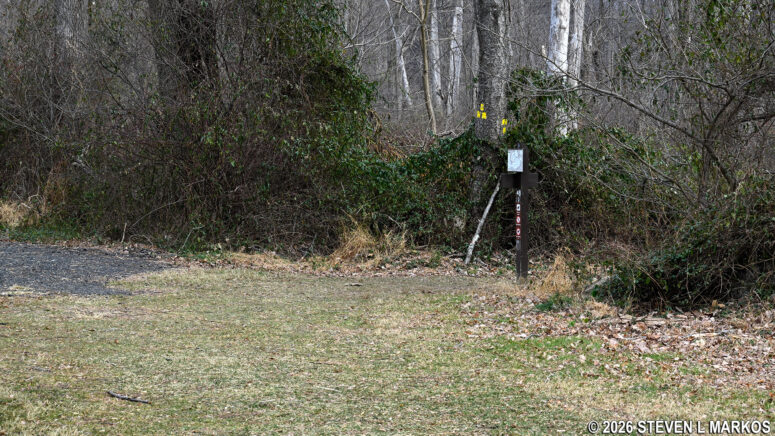 Trailhead for hiking the Grand Parade Trail in the counterclockwise direction from the Wick House, Morristown National Historical Park